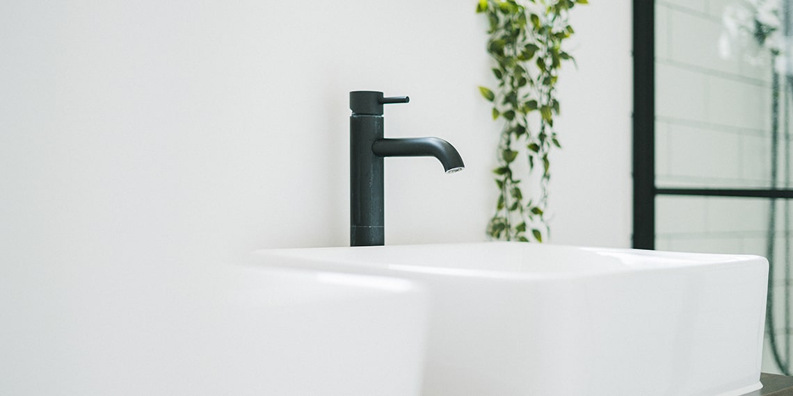 En-suite Shower Room Sink