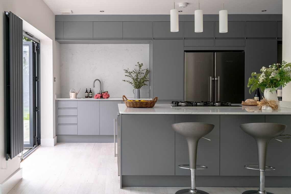 Contemporary grey kitchen