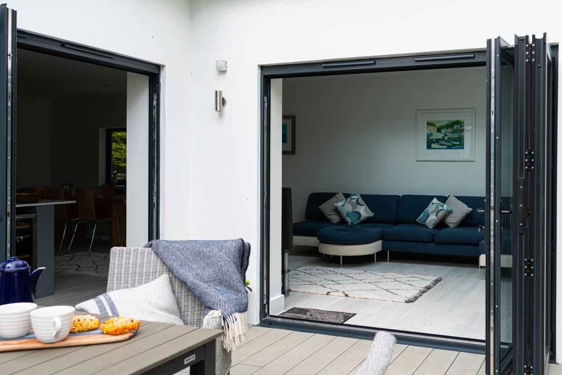Dual aspect contemporary bi-fold doors