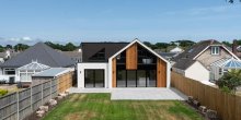 Contemporary Chalet in Mudeford with Back Garden